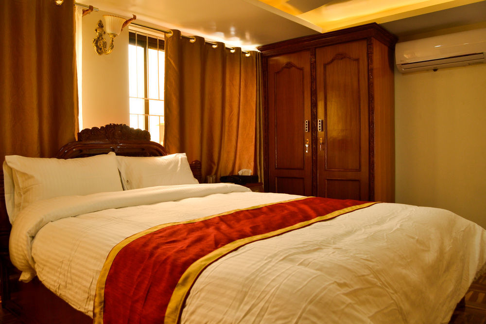 Mandala Hotel Катманду Экстерьер фото