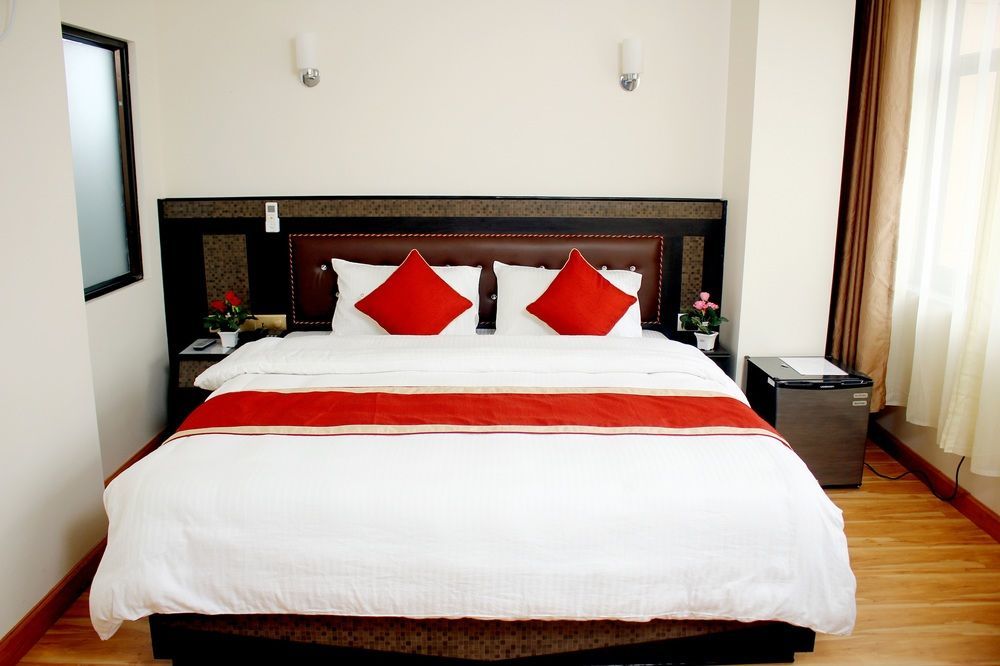 Mandala Hotel Катманду Экстерьер фото