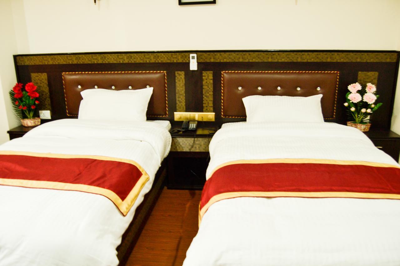 Mandala Hotel Катманду Экстерьер фото