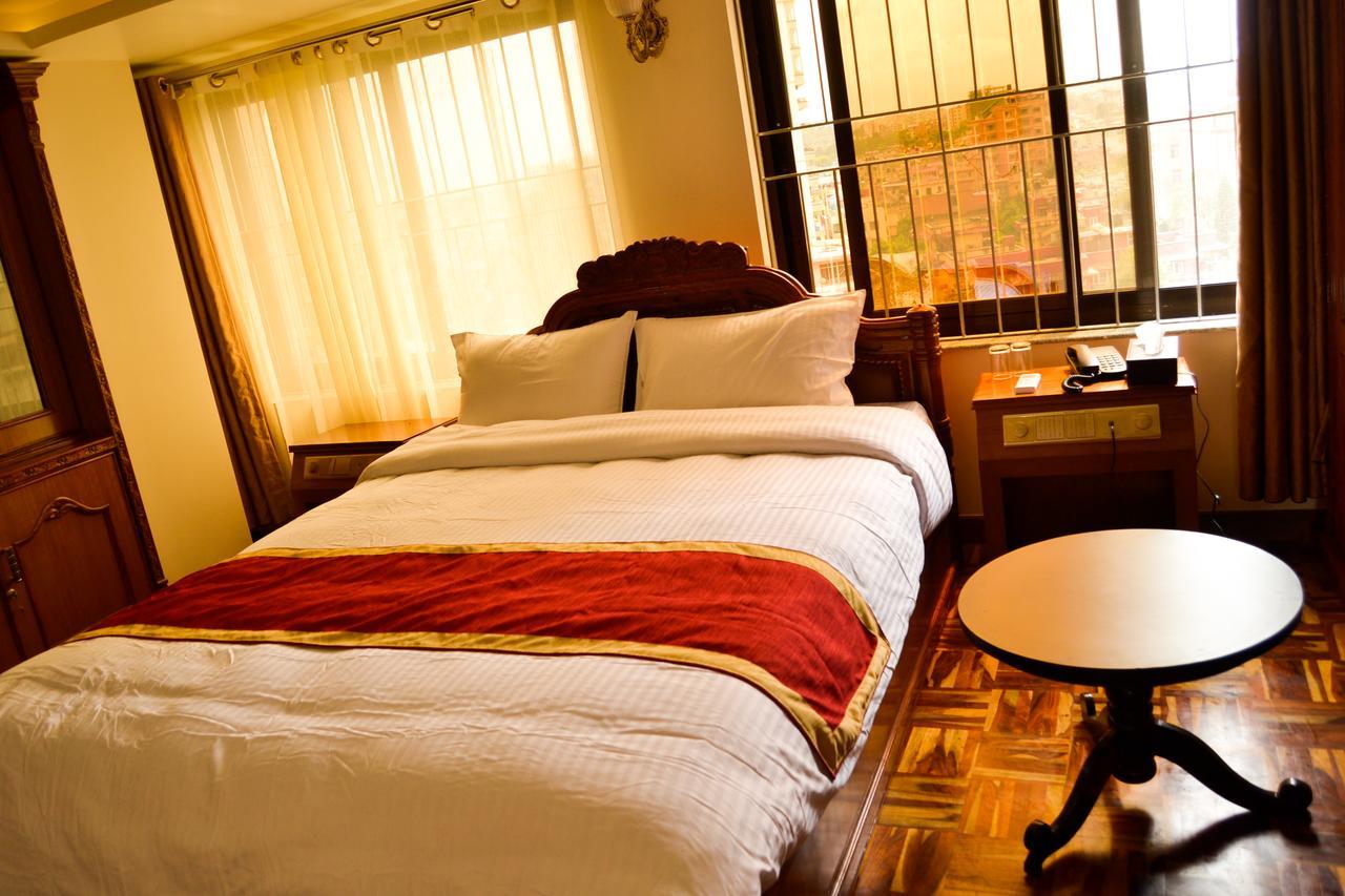 Mandala Hotel Катманду Экстерьер фото